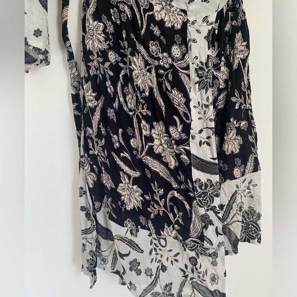 Vintage & So GLAM- Check Out Gorgeously Patterned & Embroidered Robe - Picture 9 of 12